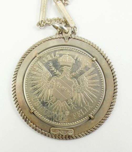 NAPOLEON PENDANT NECKLACE