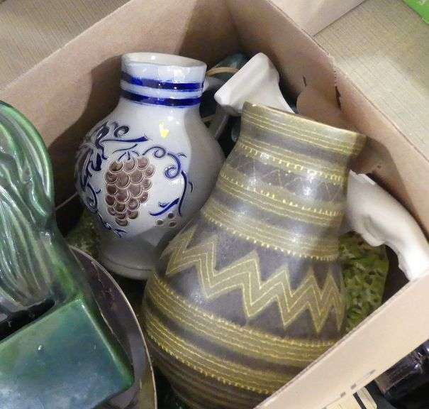 POTTERY INCLUDING LAMP