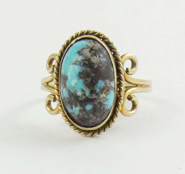 ANTIQUE GOLD RING