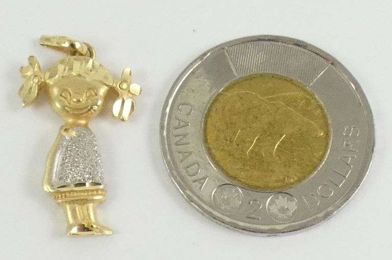 GOLD PENDANT