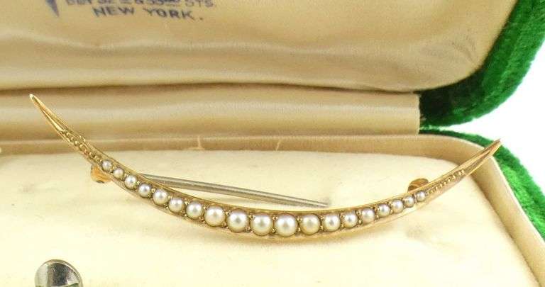 ANTIQUE GOLD PIN