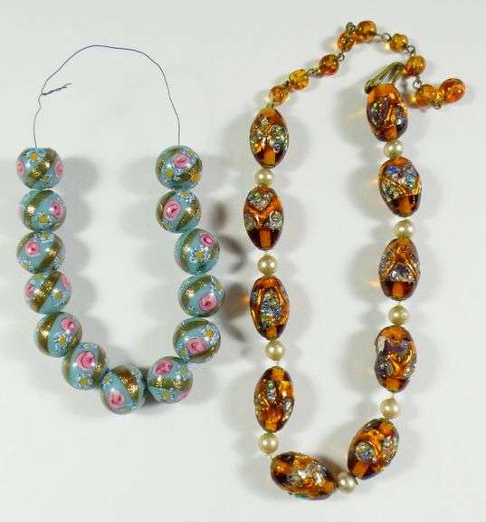 4 EXAMPLES OF BEADED JEWELLERY