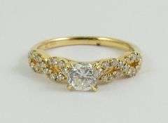 LADIES' DIAMOND RING