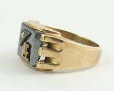 GENTLEMEN'S SIGNET RING