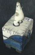 GARY MCKAGUE POTTERY TRINKET BOX