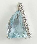ELEGANT AQUAMARINE & DIAMOND PENDANT