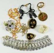 HAWAIIAN JEWELLERY