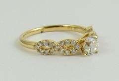 LADIES' DIAMOND RING