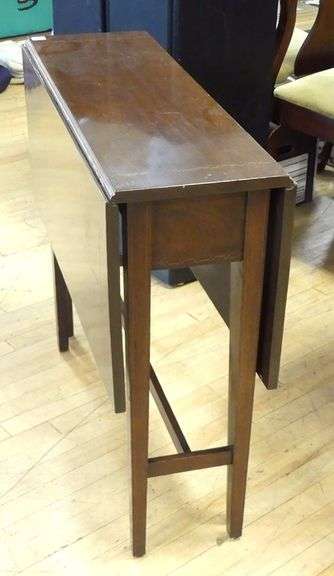 GATE-LEG GAMES TABLE