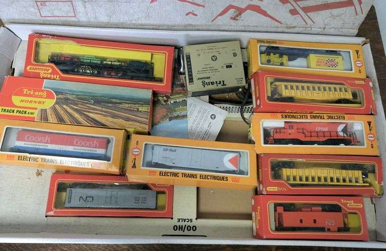 TRI-ANG TRAIN SET