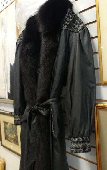 BLUM BROS. LADIES' LEATHER COAT