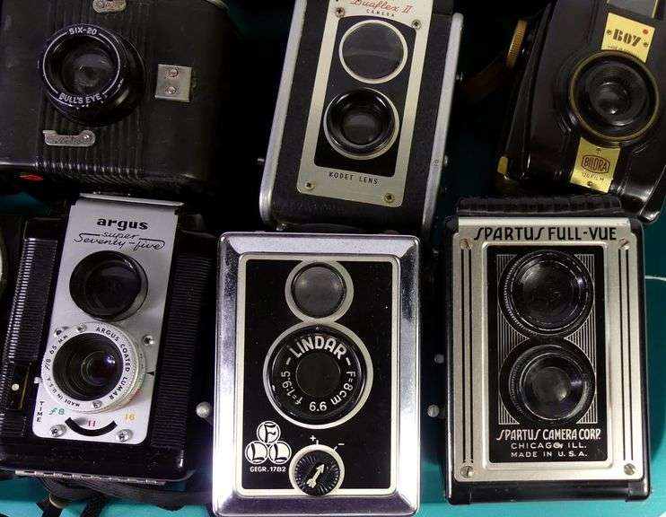 VINTAGE & ANTIQUE CAMERAS