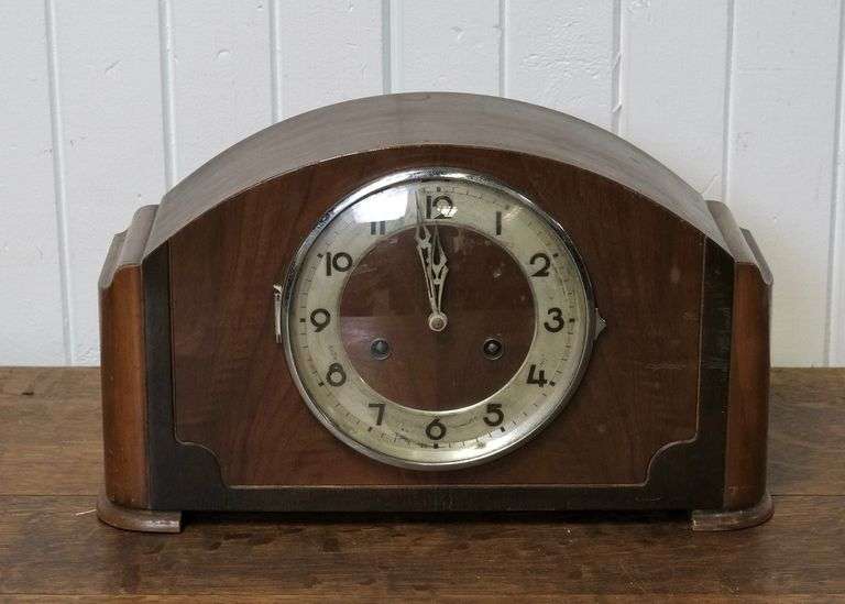 MANTEL CLOCK