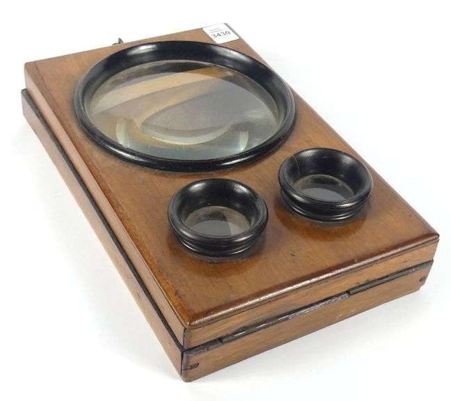 ANTIQUE STEREOSCOPE VIEWER