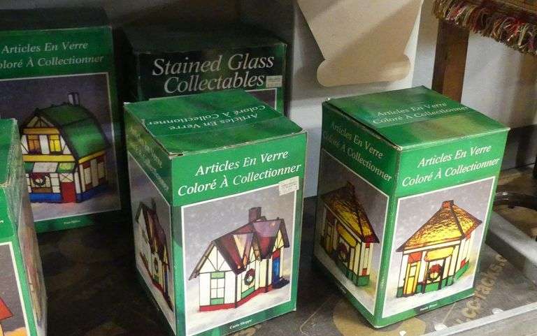STAINED GLASS ILLUMINATED HOUSES