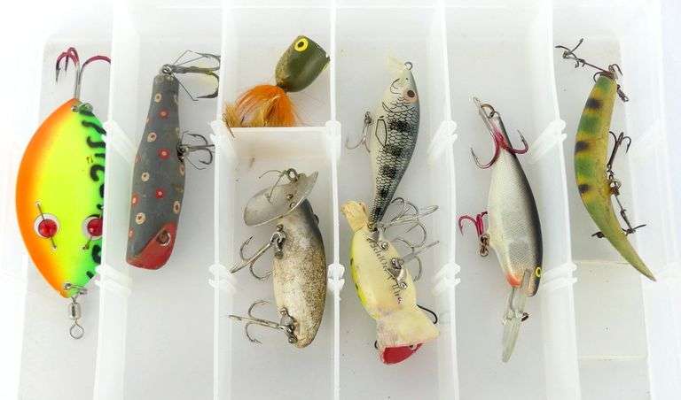 VINTAGE FISHING LURES