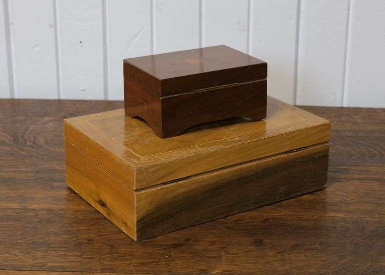 MUSIC BOX AND TRINKET BOX