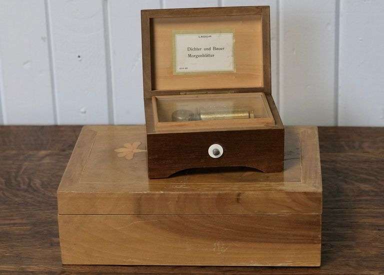 MUSIC BOX AND TRINKET BOX