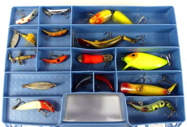 TACKLE BOX WITH CONTENTS