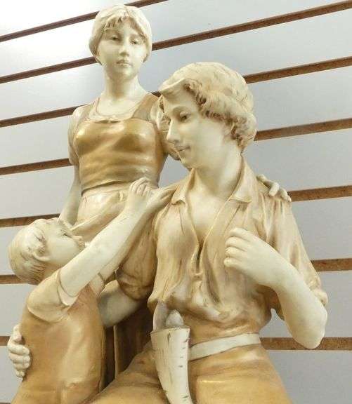 LARGE ROYAL DUX AMPHORA FIGURINE