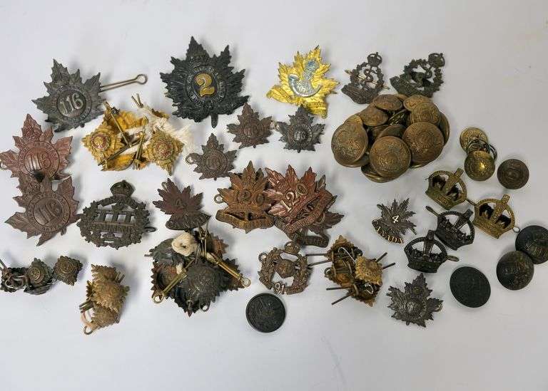 MILITARY BADGES AND BUTTONS