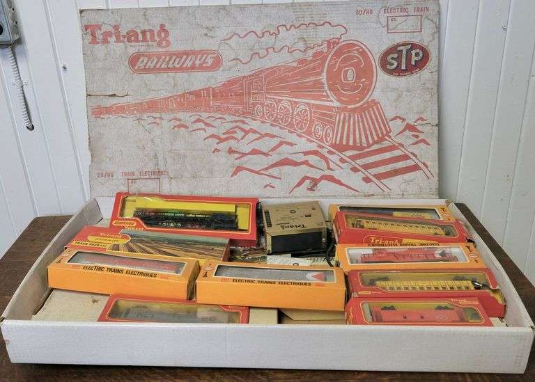 TRI-ANG TRAIN SET
