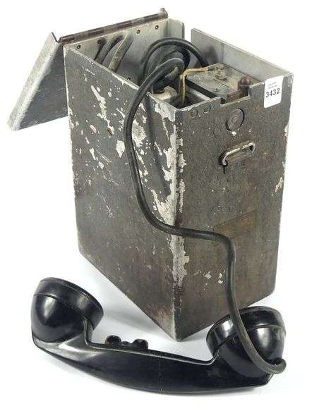 MILITARY FIELD TELEPHONE