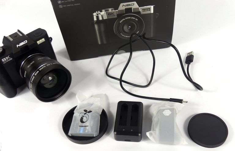 DIGITAL CAMERA