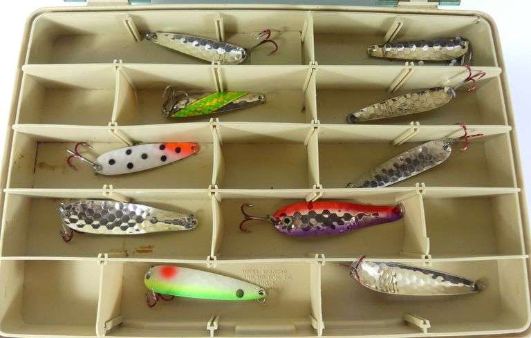 TACKLE BOX WITH SPOON-STYLE FISHING LURES
