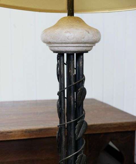FLOOR LAMP