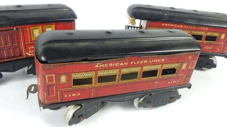 THREE AMERICAN FLYER TIN LITHO POST OFFICE BAGGAGE CARS