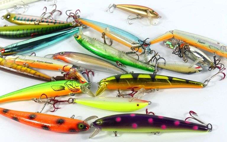 HARD BAIT FISHING LURES