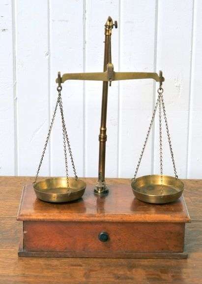 ANTIQUE SCALE