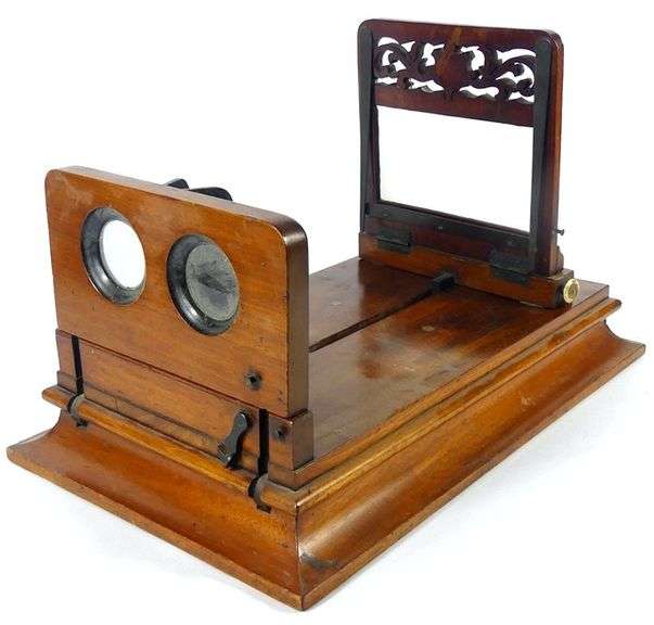 19TH CENTURY STEREOSCOPIC VIEWER