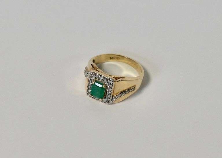 14KT GOLD EMERALD RING