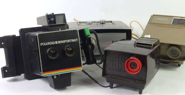 PROJECTORS & CAMERA