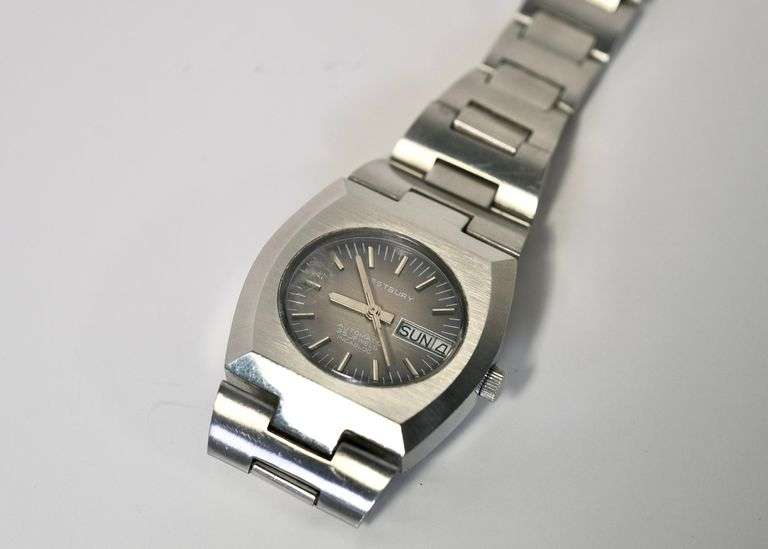 VINTAGE WESTBURY WATCH