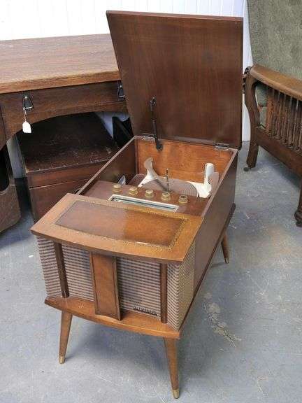 VIKING RECORD PLAYER CONSOLE