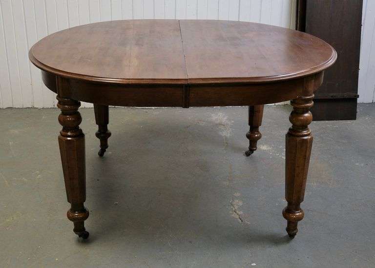 WALNUT DINING TABLE