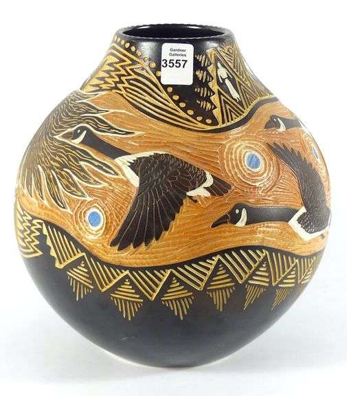 STEVE SMITH TALKING EARTH POTTERY VASE