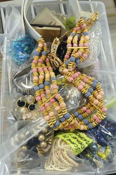BIN LOT OF FASHION JEWELLERY