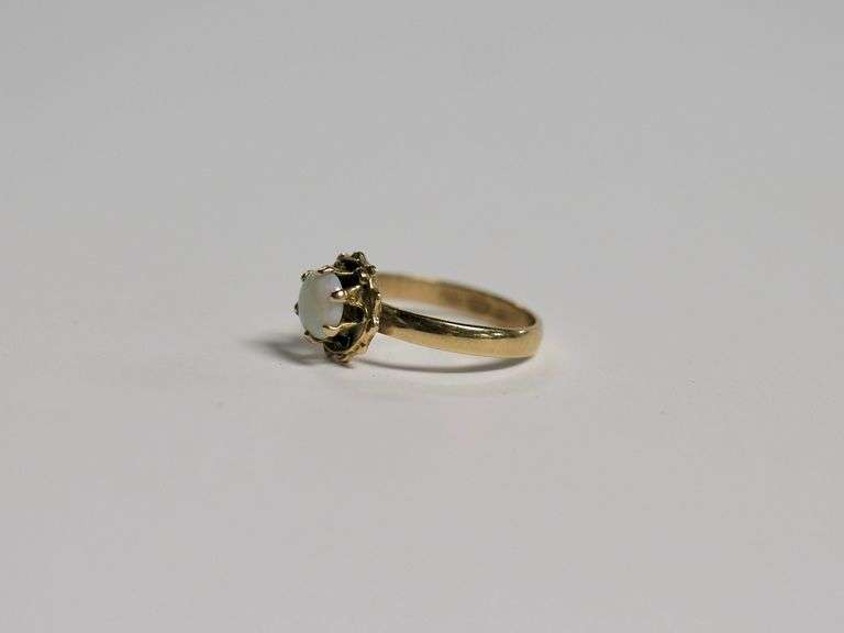 9CT GOLD OPAL RING