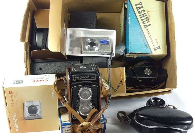 VINTAGE CAMERAS & EQUIPMENT