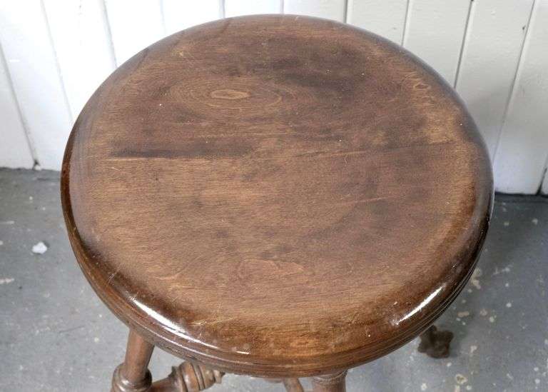 PIANO STOOL