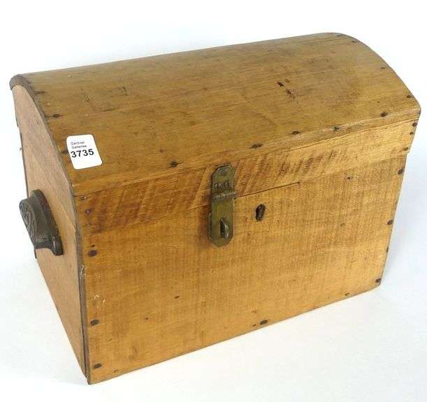 ANTIQUE STORAGE BOX