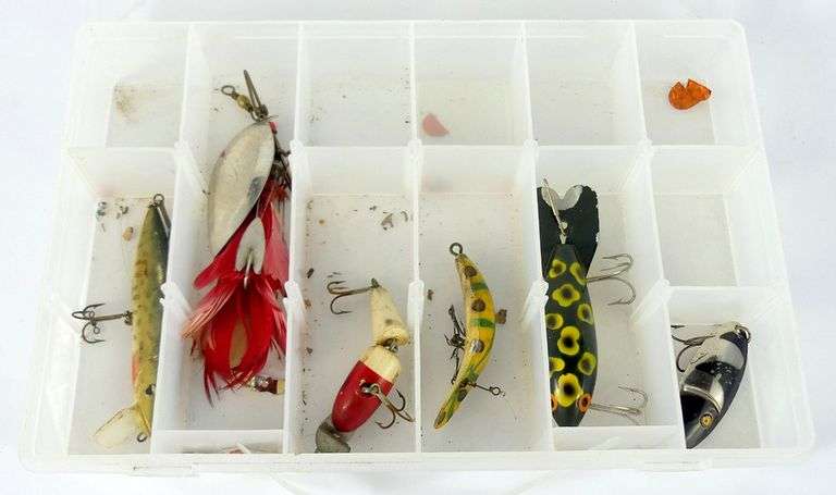 VINTAGE FISHING LURES