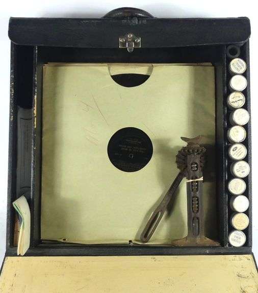 VINTAGE FORD CASE WITH TRAINING DISCS & FILM