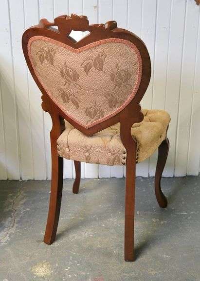 VICTORIAN STYLE SIDE CHAIR
