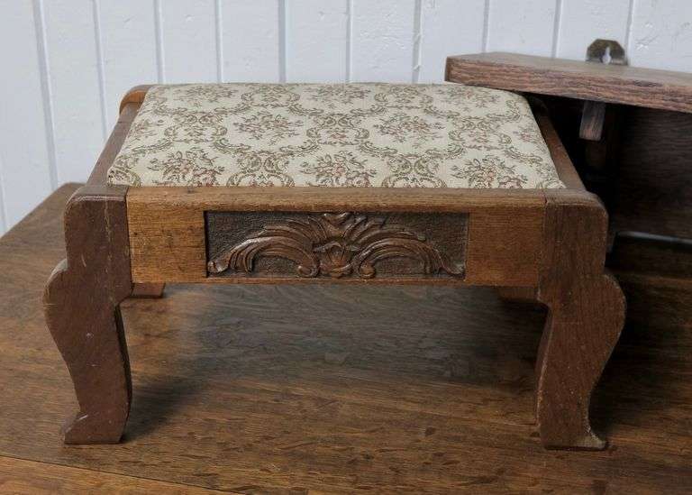 WALL SHELF AND STOOL