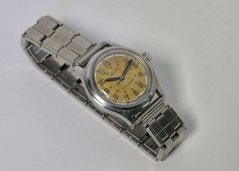 CYMA WRISTWATCH